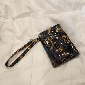 Mini wristlet